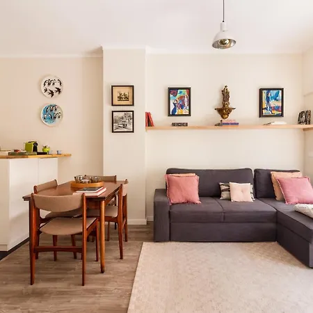 Exquisite Retreat In A Traditional Area Of Apartment