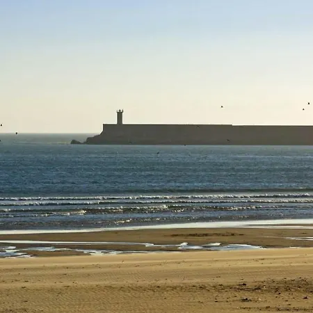 Exquisite Retreat In A Traditional Area Of Apartment Porto