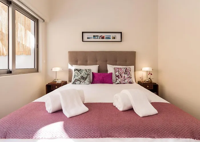 Exquisite Retreat In A Traditional Area Of 포르투