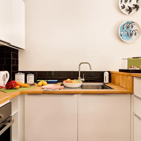 Exquisite Retreat In A Traditional Area Of ポルト