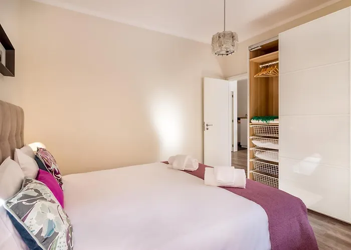 아파트 Exquisite Retreat In A Traditional Area Of